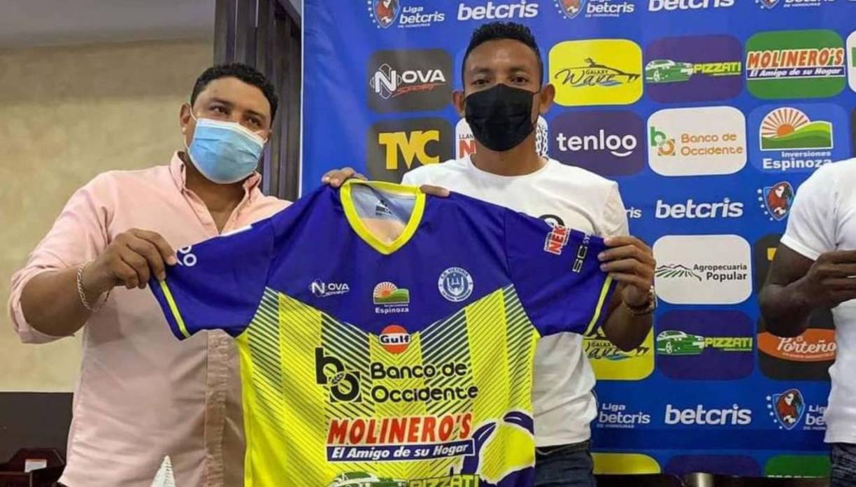 Respecto a las bajas, el Olimpia ya ha reportado algunas salidas. El centrocampista Allan Banegas se marchó del equipo y fichó por el Victoria de La Ceiba.