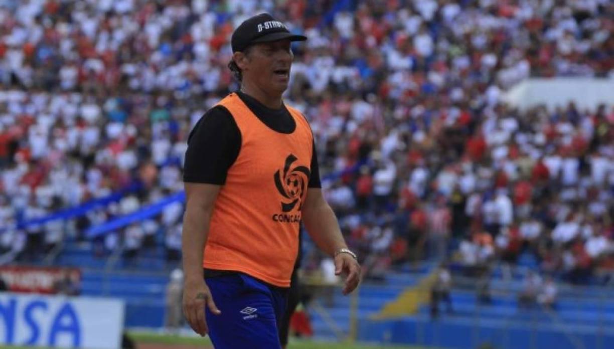 Pedro Troglio confesó que fueron diez los técnicos argentinos que lo llamaron ya que están interesados en dirigir al Olimpia. Inclusive el ahora entrenador de San Lorenzo agregó el nombre de un nuevo timonel que no aparecía primero en la lista.