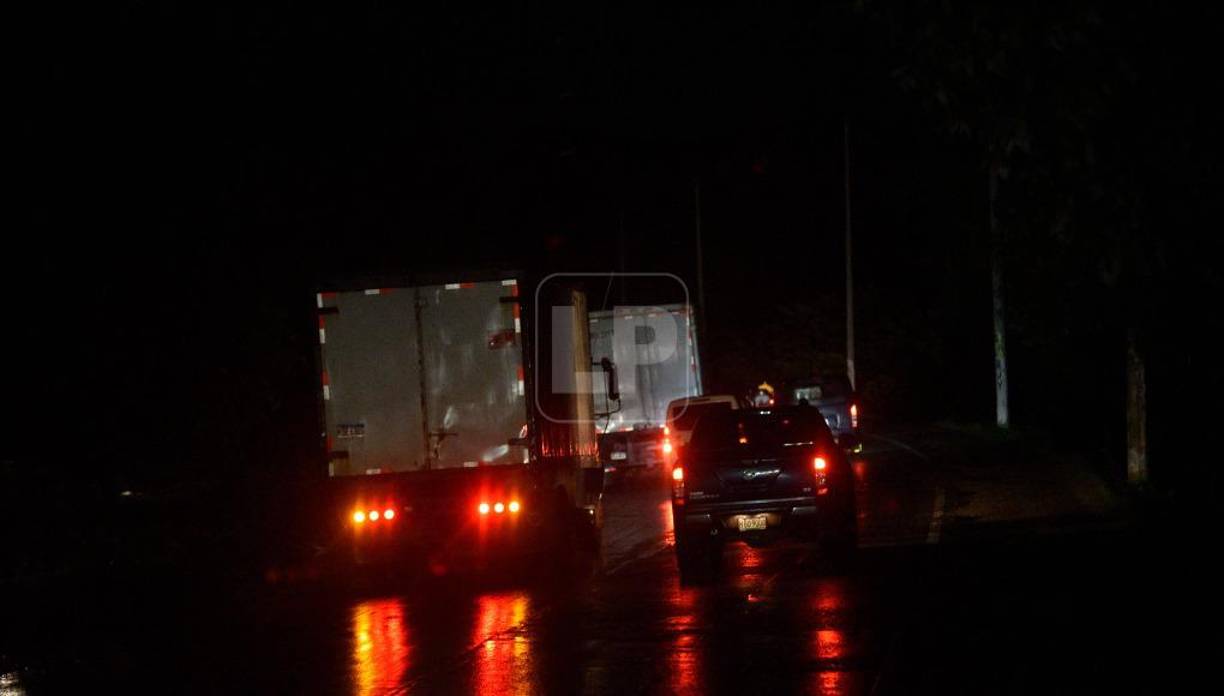 Por esta importante vía circulan de 20,000 a 30,000 vehículos diarios, de los cuales al menos ocho mil son de carga pesada. Aunque la carga permisible debe ser de 45,000 a 50,000 libras máximo, actualmente se transporta el doble.