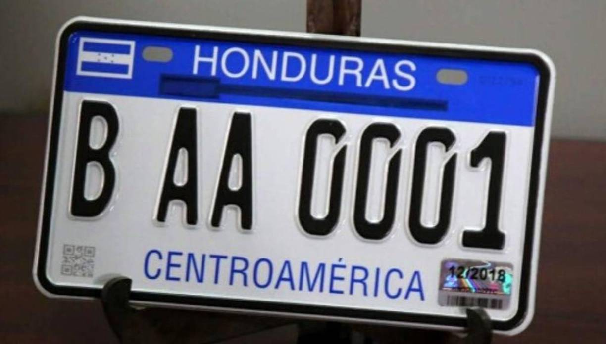 El Congreso Nacional, aprobó este jueves una moción que amplía el período para que propietarios de vehículos puedan reclamar las nuevas placas, sin ser multados.