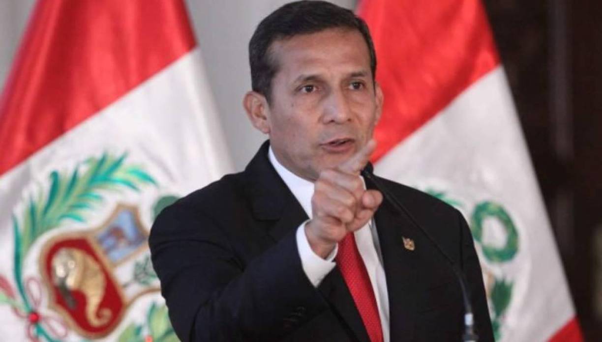 2. Ollanta Humala, expresidente de Perú (2011-2016): Un juez le ordenó prisión preventiva por la acusación de haber recibido 3 millones de dólares de la constructora brasileña Odebrecht. 