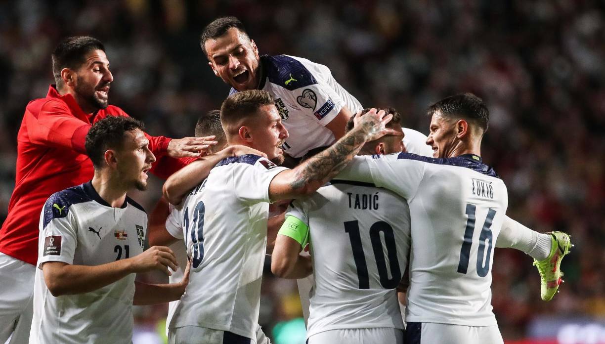 Serbia - Los serbios sorprendieron al clasificarse al Mundial de Qatar 2022 tras mandar a Portugal de Cristiano Ronaldo al repechaje europeo. Disputarán su Copa del Mundo número 13 (considerando a sus predecesoras Yugoslavia y Serbia y Montenegro) y la tercera como país independiente.