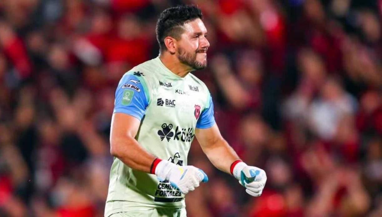 Portero: Leonel Moreira del Alajuelense ha sido elegido por la Concacaf como el mejor arquero del certamen.