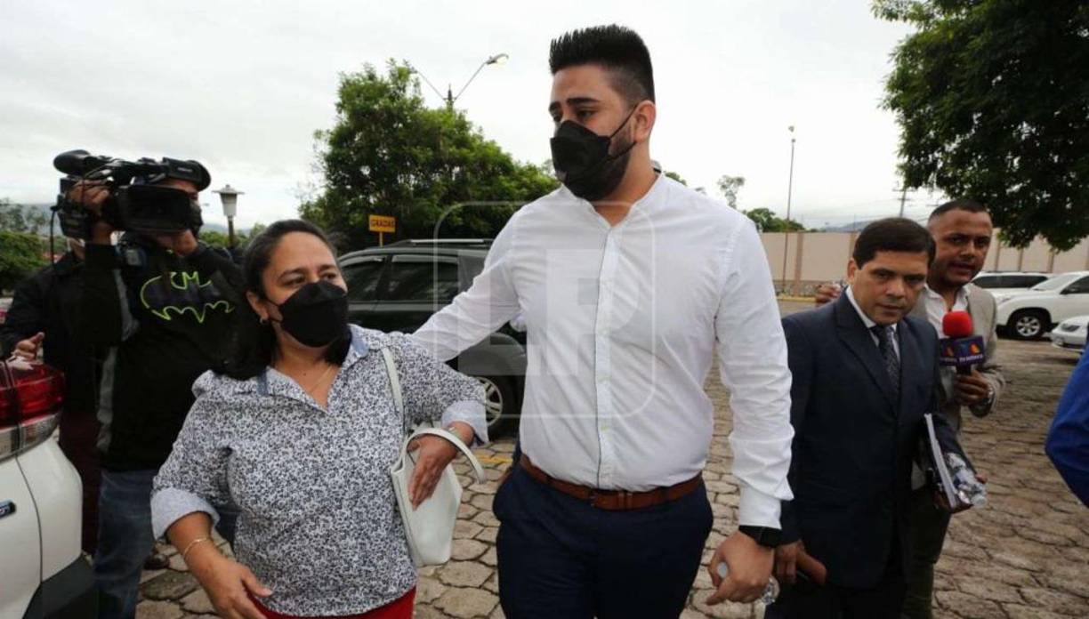 Solórzano fue sometido a un segundo juicio el 27 de junio de este año luego que la Corte Suprema de Justicia ordenara repetirlo tras un recurso de casación de la defensa, en el primer juicio que inició el 25 de octubre de 2016 fue hallado culpable y condenado a 33 años de prisión. Por otro recurso Kevin se defendía en libertad desde el 6 de mayo de 2021.