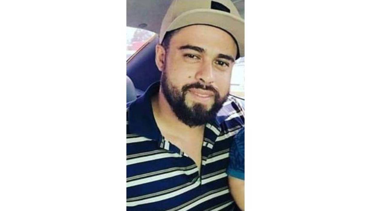 Los afectados fueron trasladados rápidamente hacia un hospital de la localidad pero, minutos después, se confirmó la muerte de <b>Marcelo Donato Molina,</b> mientras que los otros dos heridos se debaten entre la vida y la muerte.