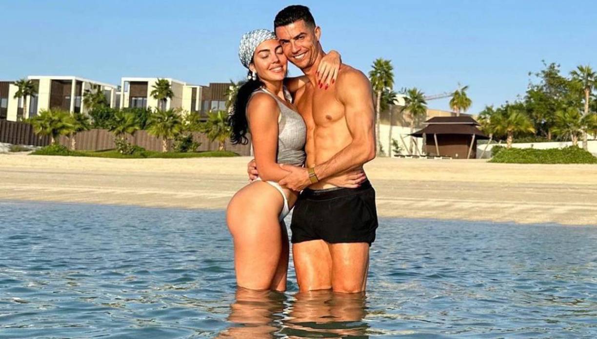 Que se haya desvelado el “acuerdo secreto” entre Cristiano y Georgina no es lo único con lo que tiene que lidiar la modelo en estos momentos, ya que la relación con su suegra también ha estado en el foco mediático.