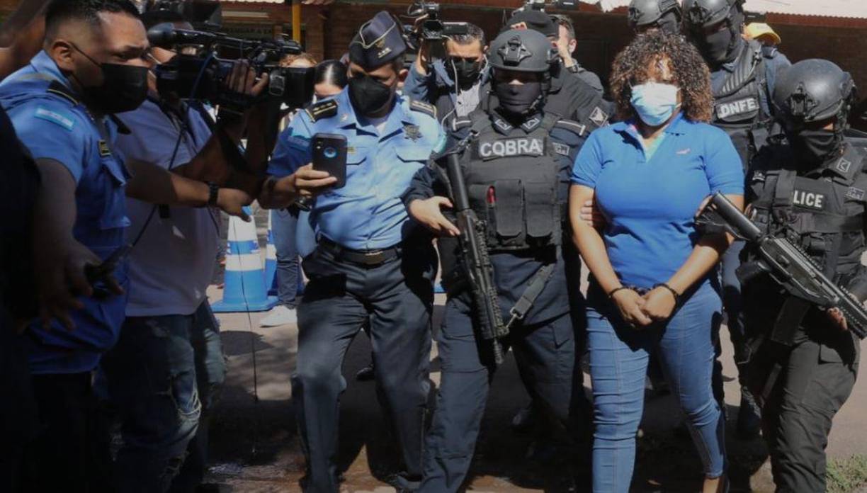 Con ello se da cumplimiento a una orden de captura en su contra emitida en 2019 por un juzgado de extradición de primera instancia de la Corte Suprema de Justicia, donde comparecerá la tarde de este martes en la primera audiencia.