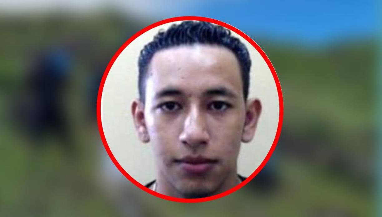 Según informes, José Luis Canelas, alias “El Raptor”, llevaba secuestradas en una camioneta a varias personas. Por ese motivo, indican, la policía logró detenerlo. El Raptor sería miembro de la Pandilla 18. 