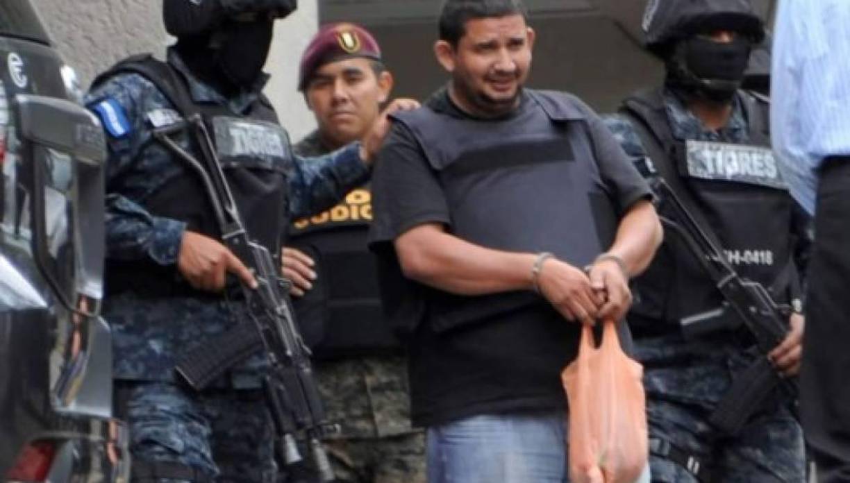 3. José Inocente Valle Valle.Fue detenido junto a su esposa Marlen Griselda Amaya el 3 de octubre de 2014. Un juez de extradición declaró el 13 de noviembre con lugar la solicitud de extradición presentada por Estados Unidos. El hermano menor de los Valle fue enviado a EUA el 23 de enero de 2015. Salió en un vuelo chárter desde Tegucigalpa. Está preso en una cárcel de Virginia en donde fue condenado a diez años.