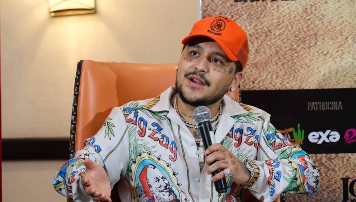 “Sí tengo porque quiero enfocar mi carrera en dar amor desde lo más profundo para el mundo. Y con esta gente necia jalándome no lo voy a lograr. Necesito sacar a esos fantasmas que atormentan”, escribió.