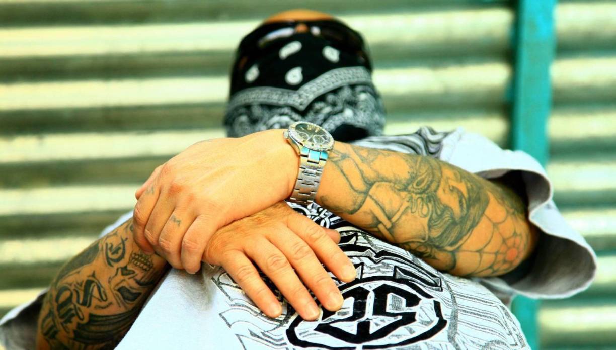 Integrantes de estructuras miran en el pastor Danny casi un jefe, un líder espiritual y un padre. Daniel Pacheco permanece informado de cómo los grupos evolucionan. 