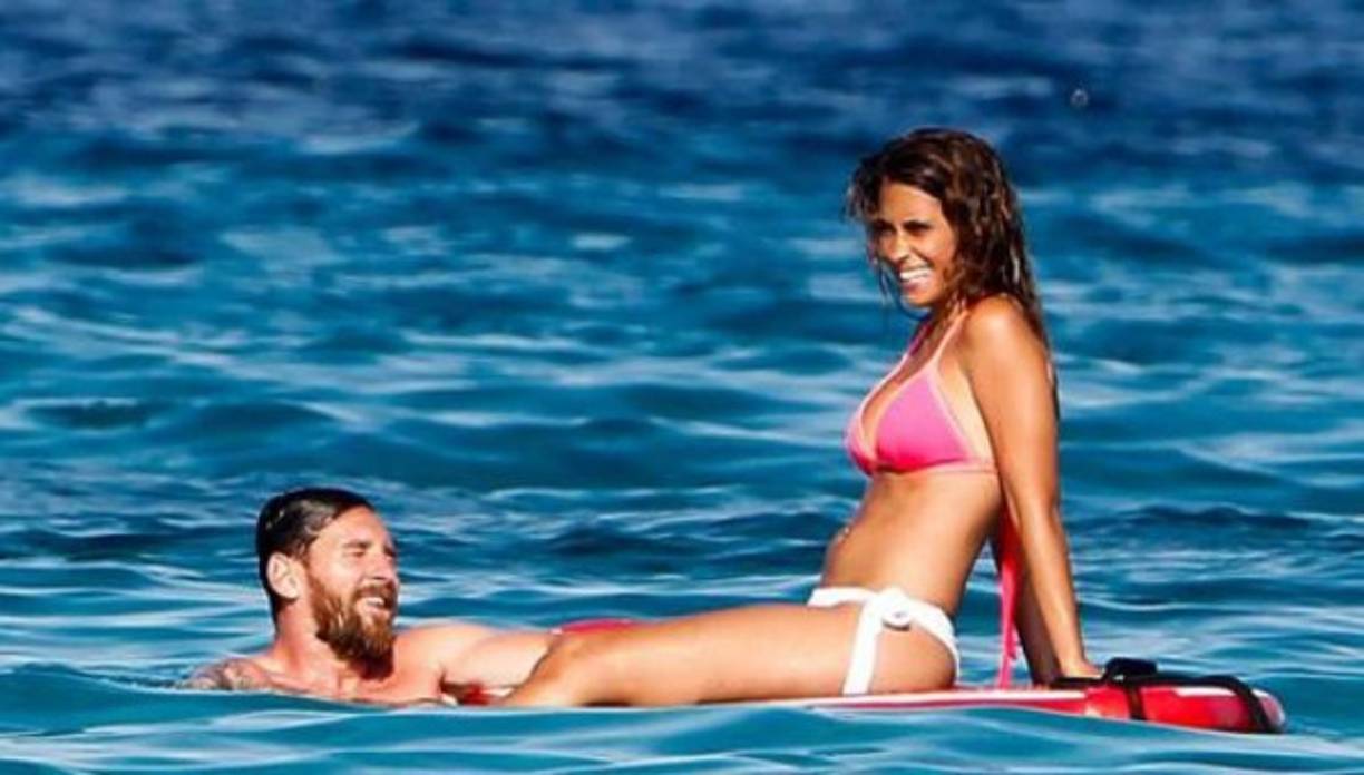 La familia disfrutó de un día a puro sol en un lujoso yate y también de los deportes acuáticos.