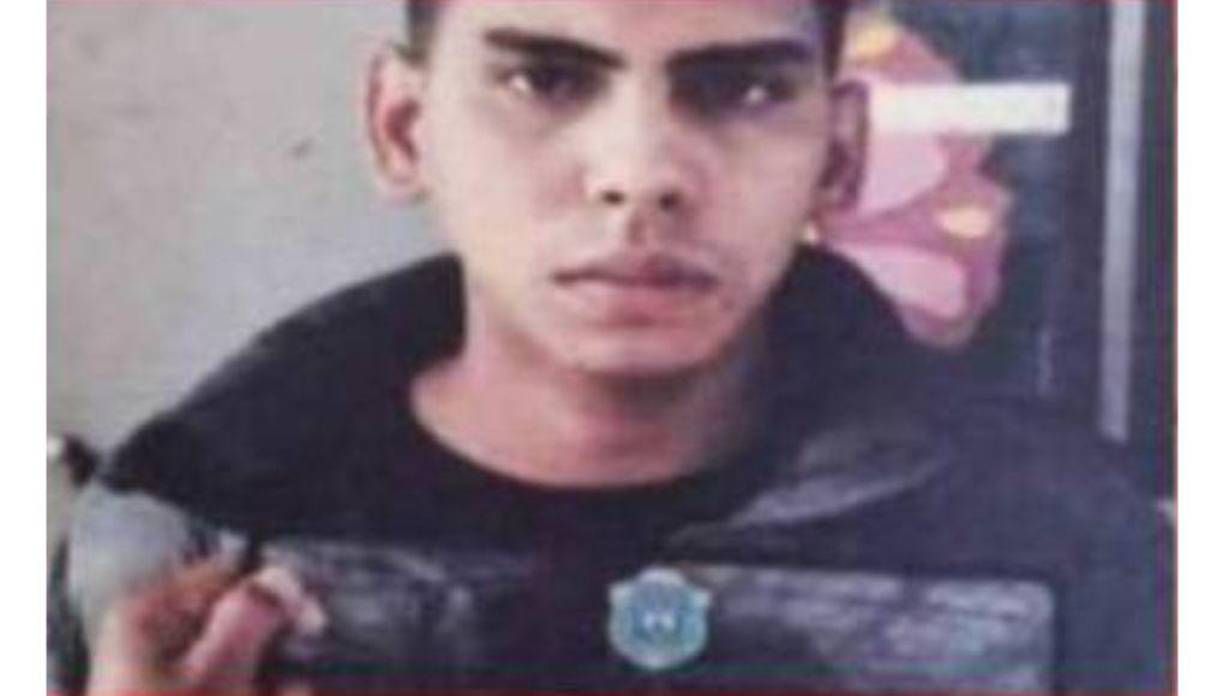 Los cuatro reclusos supuestamente salieron de la cárcel vestidos con uniforme de policías penitenciarios, por lo que las autoridades del INP investigan “si hubo algún tipo de colusión” por parte del personal del centro penal, añadió.