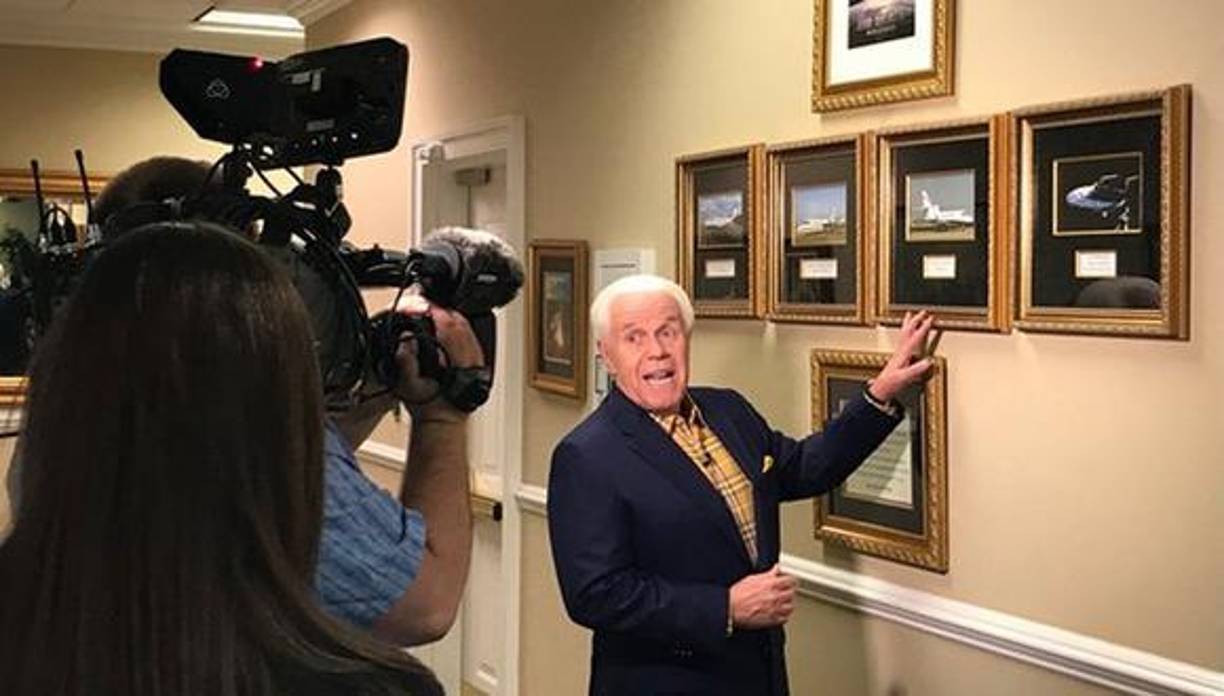 Duplantis lidera una selecta lista de pastores en el mundo que superan una fortuna de más de 300 millones de dólares, según la revista de negocios Internacional Business. 