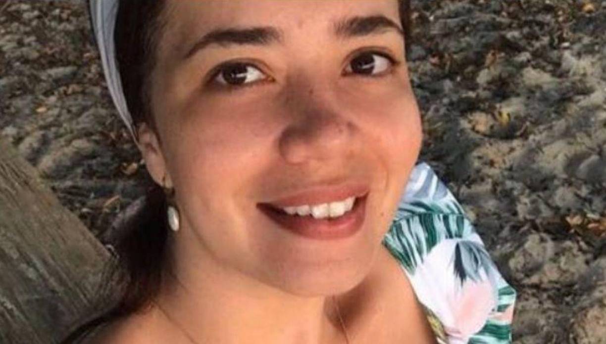 Fue intervenida quirúrgicamente por la gravedad de sus heridas: dos en el cuello y dos en el abdomen.