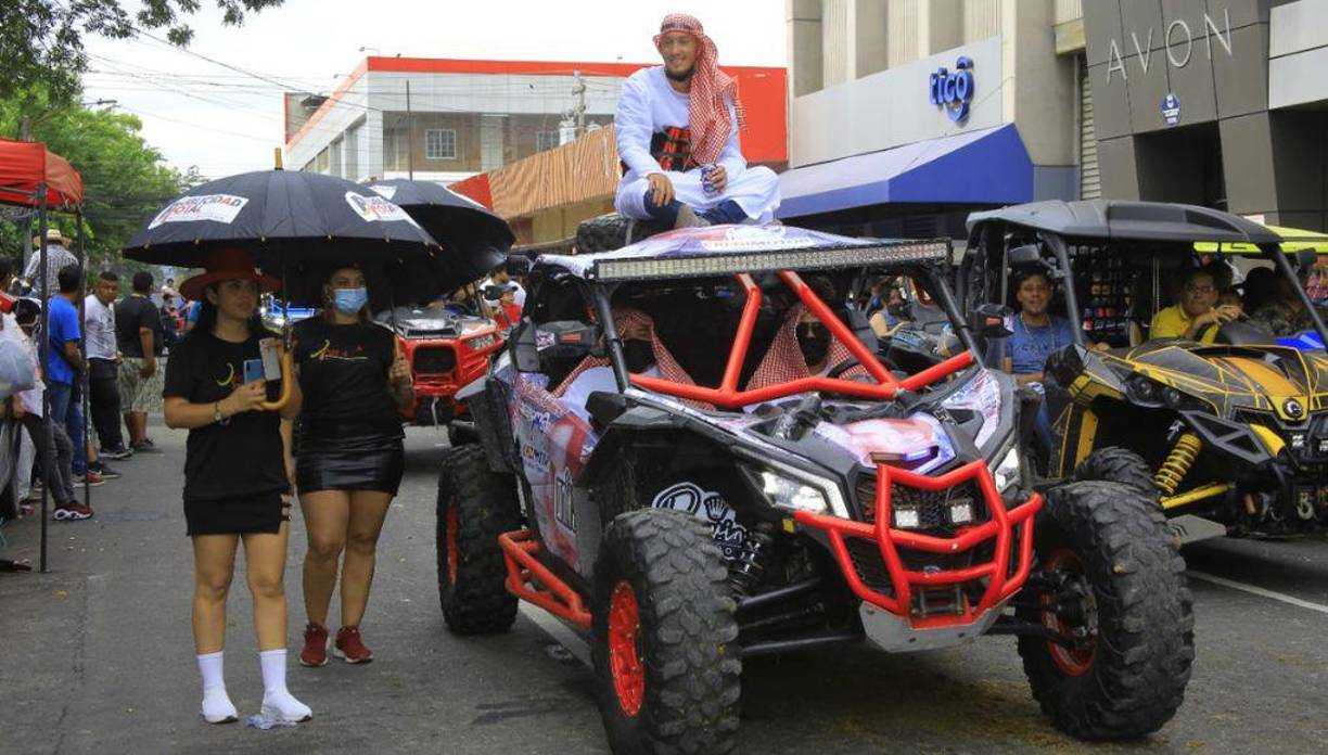 Aunque también desfilaron algunos “caballos de fuerza”...