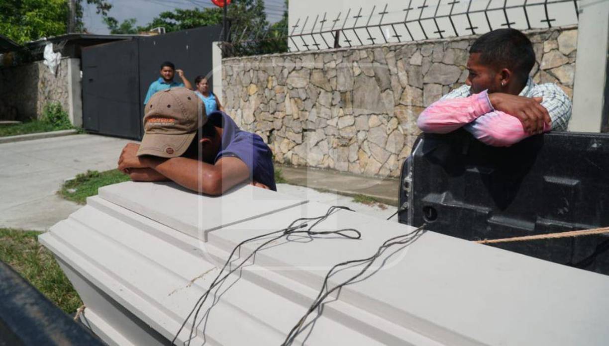 El llanto inundó a los familiares de Wilson Pérez, quienes se enteraron ayer por la noche que su cuerpo había sido hallado con dos impactos de bala en el bordo de Bella Vista.