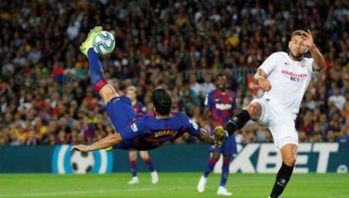 El FC Barcelona busca suplir a su delantero centro Luis Suárez, que no volverá hasta finales de abril.