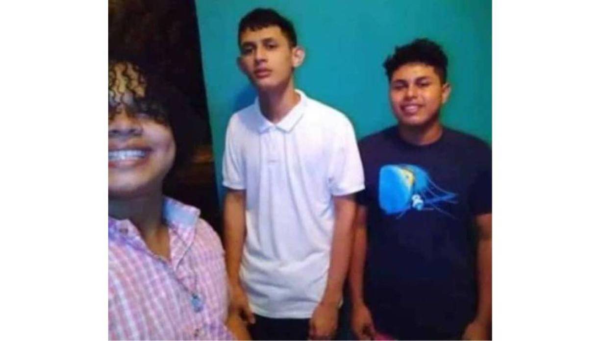 Las pesquisas apuntan a que el objetivo de los homicidas era el comerciante José Roberto Escalón Isaula (de 31 años) y que los tres hermanos Martínez murieron producto de la balacera.