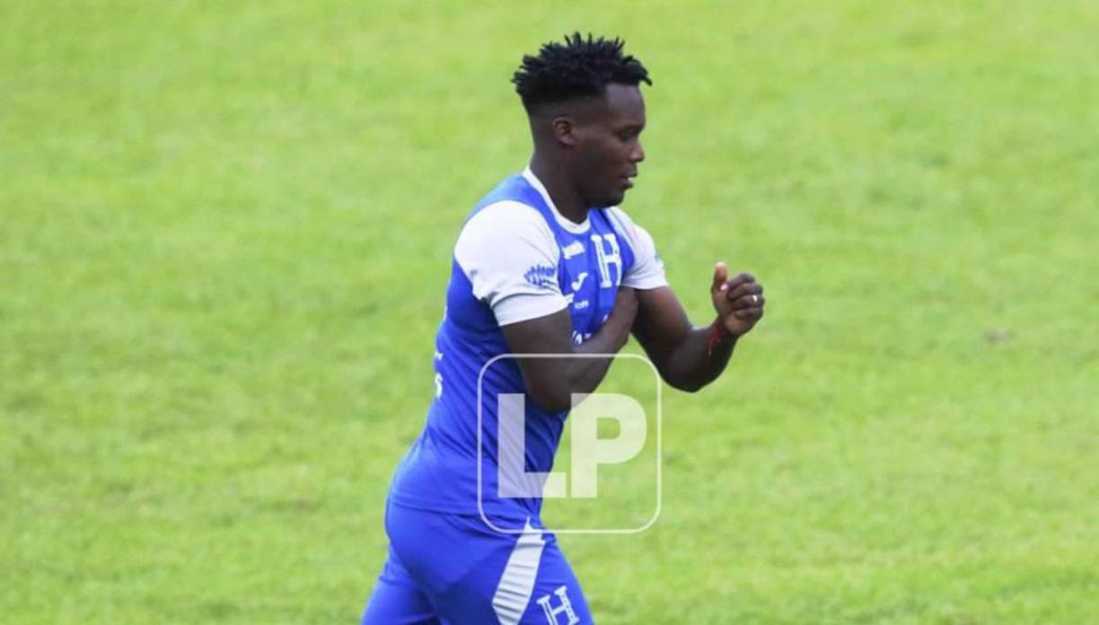 Para Isabel Zambrano el delantero Rubilio Castillo podría estar en la zona ofensiva de la selección hondureña.