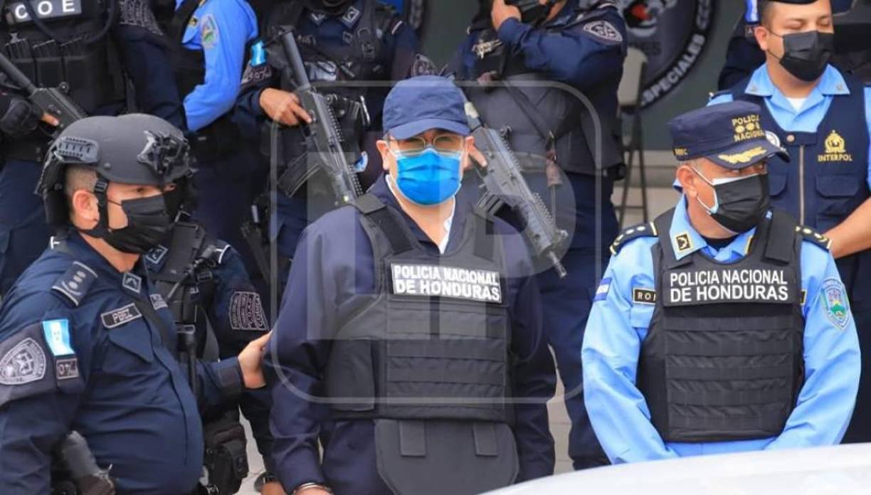 El expresidente Juan Orlando Hernández enfrenta cargos de narcotráfico en la Corte Federal de Nueva York.