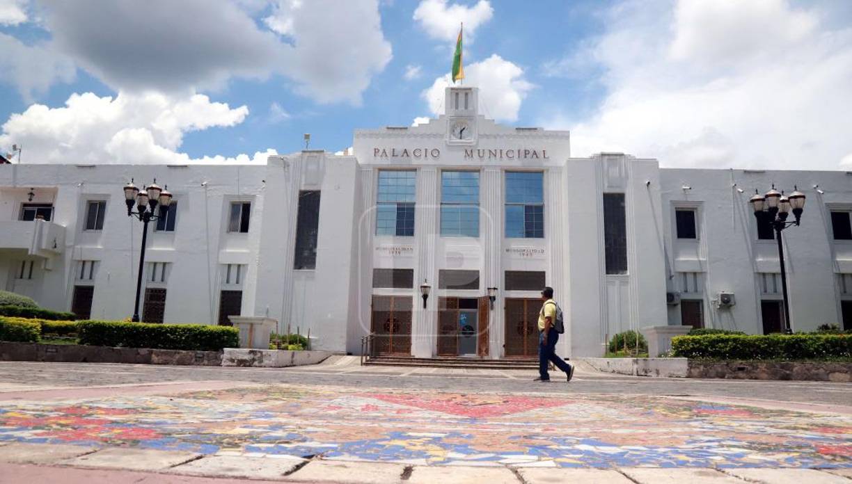 Aún así los grupos musicales recibieron el pago de diez mil lempiras por cada una de estas presentaciones, el dinero que se les pagó a ellos, significa que no salió de la municipalidad de San Pedro Sula.La Ley establece que toda donación a la municipalidad debe ser recibida por la Corporación Municipal quien tiene plena facultad de aceptarla o rechazarla. 