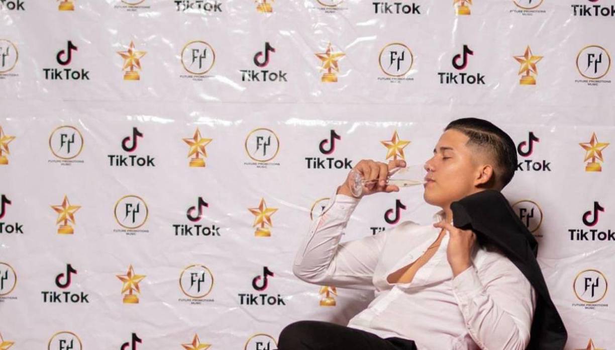 Luis Laboriel es muy popular en TikTok, tanto que ha sido invitado a eventos de esa red social.