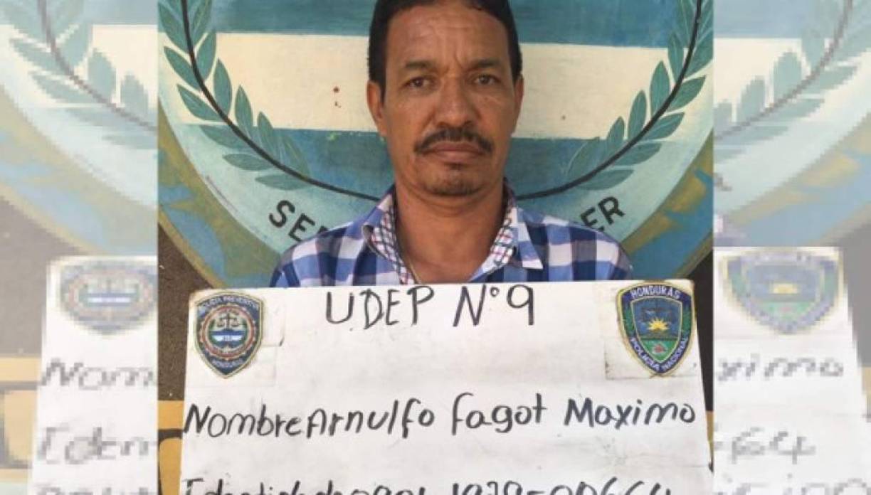 18.- Arnulfo Fagot MáximoFue capturado el 28 de agosto de 2017 y extraditado el martes 12 de diciembre de 2017. Orden de detención dictada por la Corte del Distrito Este de Virginia que lo acusó de distribuir al manos 5 kilogramos de cocaína con el conocimiento e intención de que sería introducido ilegalmente a Estados Unidos.