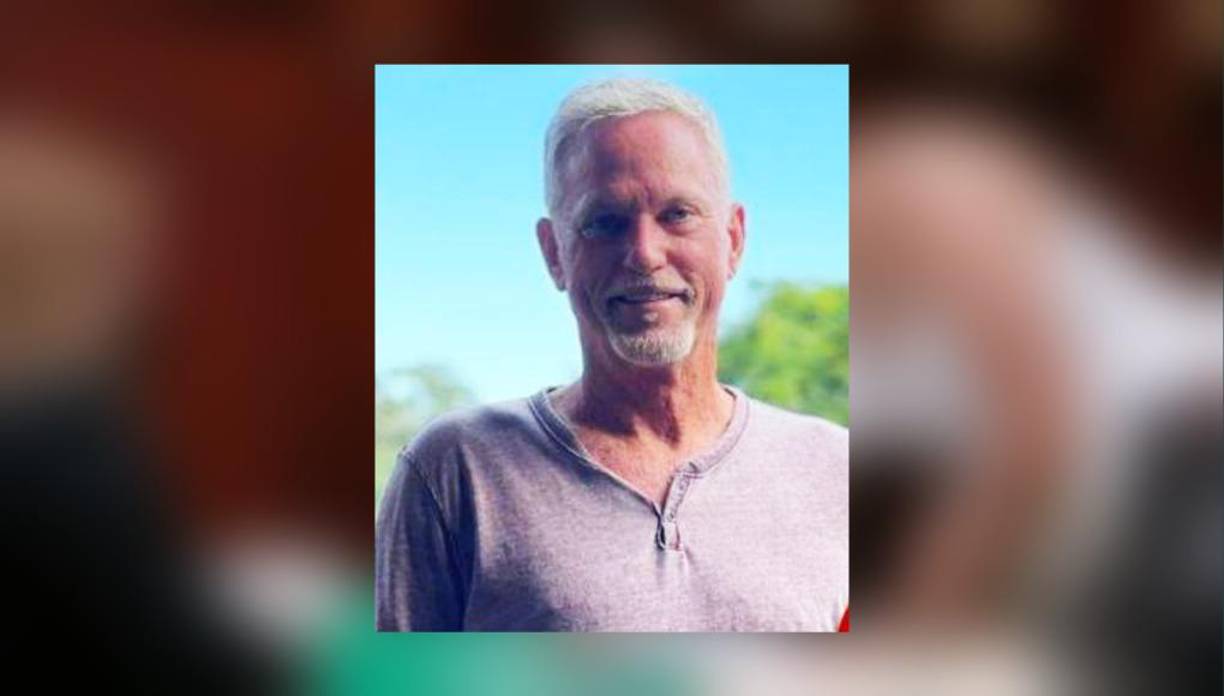 Gary Johnson (de 63 años) se dedica al turismo en la zona de Turttle Beach en la isla de Roatán. El requerimiento fue presentado por uno de los fiscales del Ministerio Público participante en la operación. 