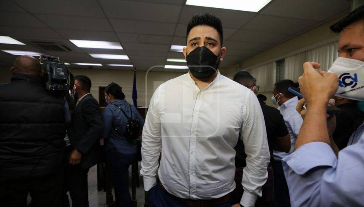 El 27 de junio de 2022, en juicio oral y público, la viuda declaró ante el tribunal que el homicida de su esposo fue un hombre de tez clara, fornido, con camisa blanca, chaqueta negra y jeans, sin gorra.