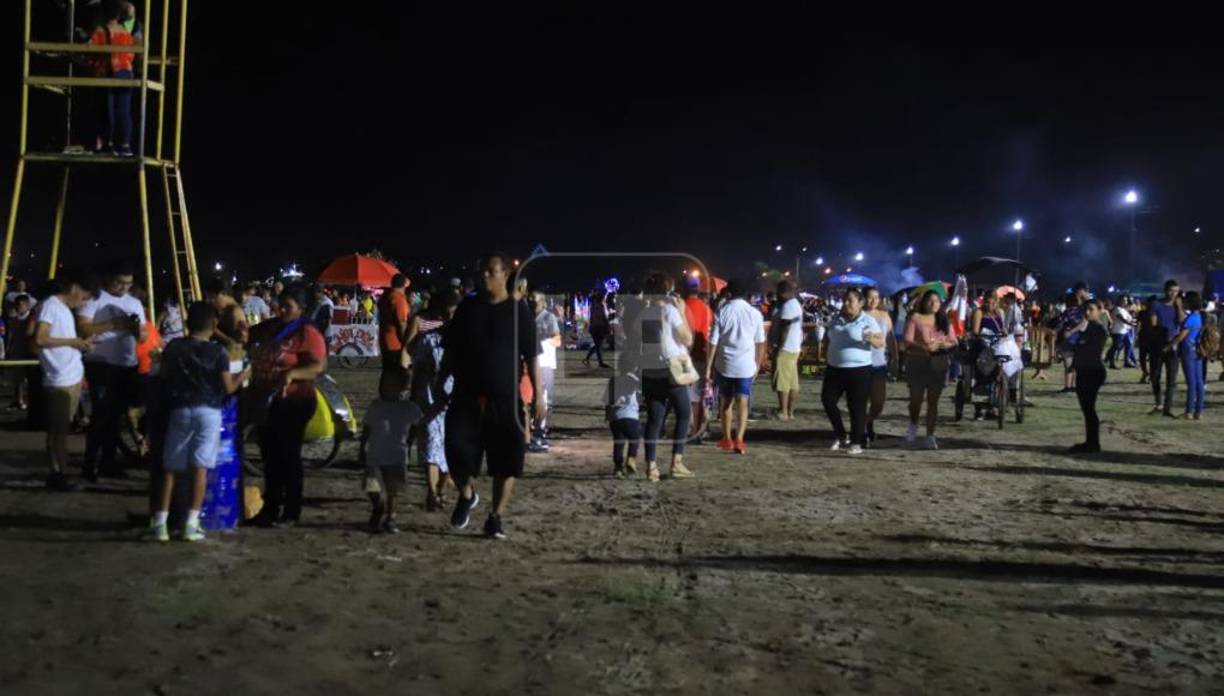 Tradición mágica: Porteños y turistas disfrutaron de la Noche Veneciana