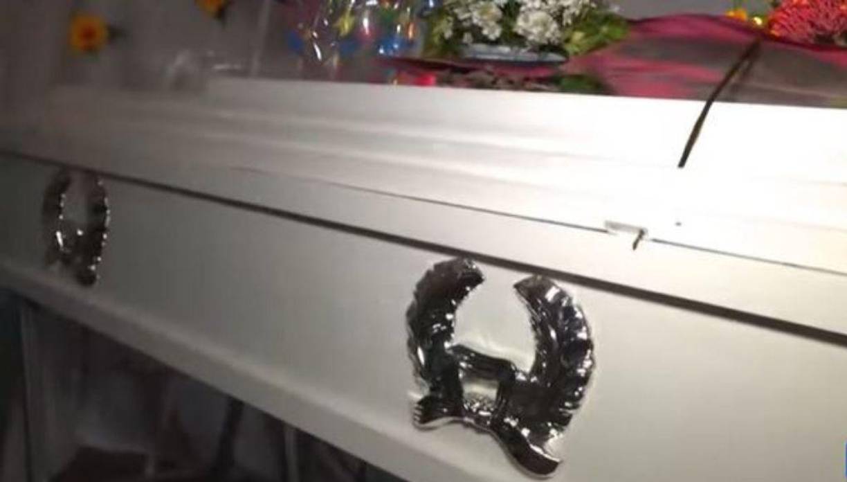 “Era un niño muy alegre, un niño cariñoso; en las mañanas cuando llegaba al centro educativo lo saludaba y le daba un abrazo a uno. Da pesar este hecho, es uno de nuestros queridos niños y lamentamos esta situación”, expresó Marlon Fernández, director de la escuela en la que Jeremy realizaba sus estudios primarios.