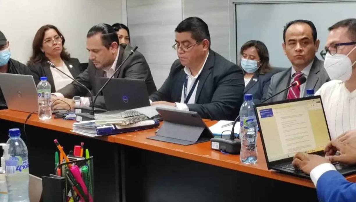 El 3 de mayo, el enfermero Luis Castro pidió cambiar su versión y reveló toda la verdad. Según su relato, Floridalma murió por negligencia médica y fue el doctor Maluf quien desapareció su cuerpo. “Pido perdón a los familiares por haberme callado todo este tiempo, me sentía amenazado y coaccionado por el señor Kevin Malouf”, dijo ante los jueces y fiscales del Ministerio Público (MP).