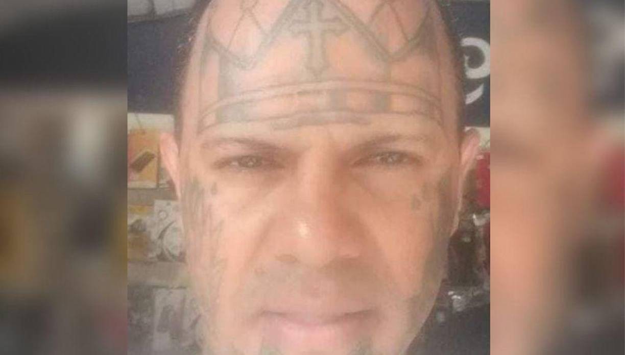Él aseguraba ser miembro de la pandilla Barrio 18 y fue detenido en reiteradas ocasiones por las autoridades de la Policía.