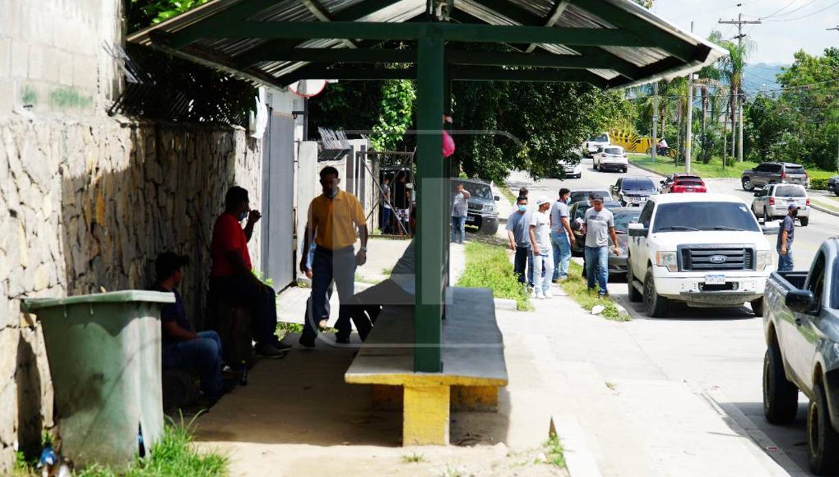 Se desconoce el origen del ataque mortal, que enluta a más familias hondureñas. Las masacres nocturnas en Honduras se han convertido en una tendencia de crimen. 