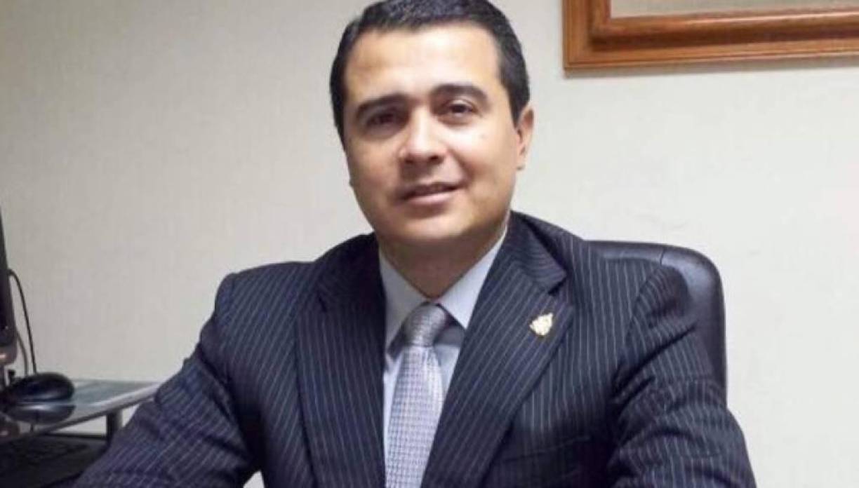 El vinculo entre la esposa del exdiputado y las propiedades sería a través de Hilda Hernández, hermana de “Tony” y de Juan Orlando Hernández, expresidente de Honduras entre 2014 y 2022, ahora enfrentando tres cargos por narcotráfico en Estados Unidos, adonde fue extraditado desde Honduras en abril. 