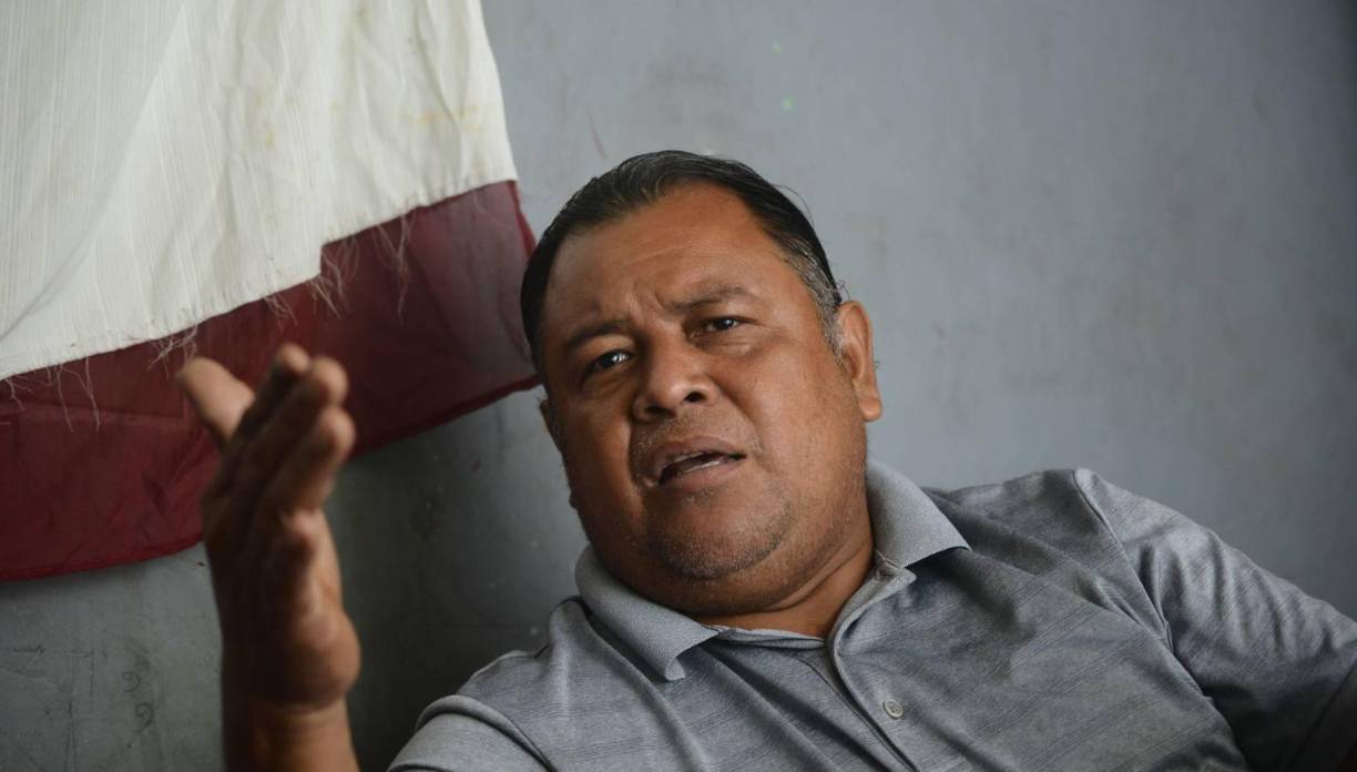 Hace cinco años organizó un encuentro de fútbol entre las dos organizaciones más fuertes en el país en su afán de poder llevar paz a las comunidades y demostrarles que lo más importante es el amor por el prójimo. 