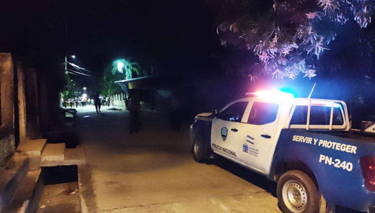 La policía llegó a la escena, pero los sicarios ya habían huido con rumbo desconocido. 