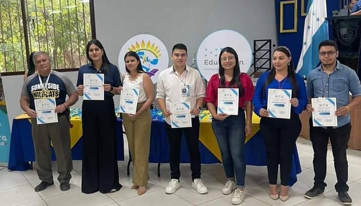 Unos 45 docentes también formaron parte de la de la Séptima Olimpiada de Física en Ocotepeque 2023.