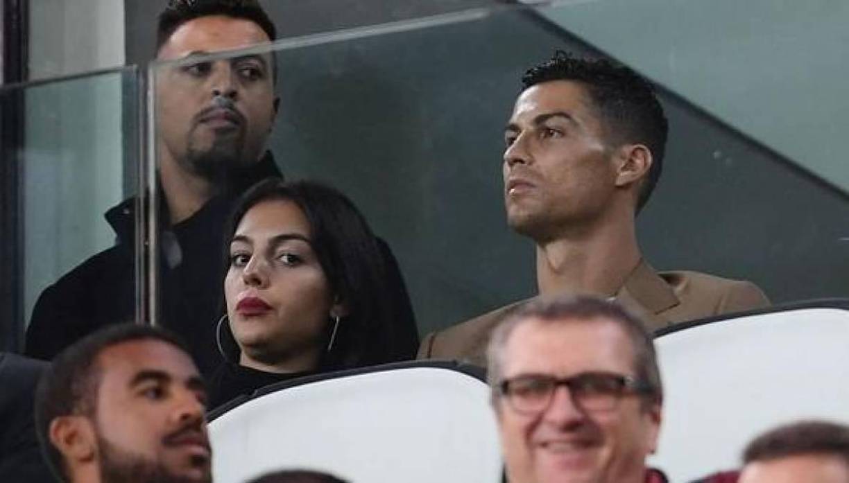 Asimismo, confesó cuál ha sido el mejor regalo que le ha dado Cristiano y que a pesar de los lujos su familia no es materialista.