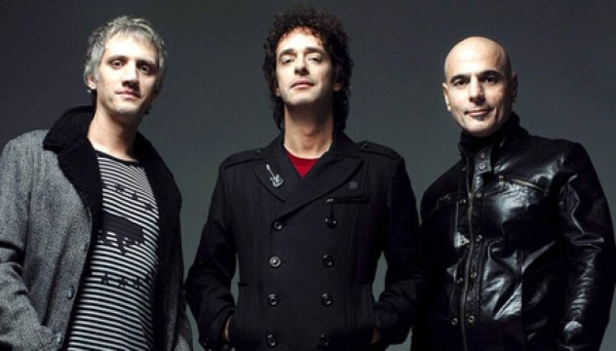 Charly Alberti<br/><br/>El baterista de la desaparecida banda de rock argentina, Soda Estereo, al igual que Cerati, también expresó su inconformidad con el reguetón: “el reguetón tiene que entenderse que son letras muy pobres, no hablan de nada y son muy violentos; tiene una relación con el hip hop o la cumbia villera que vienen del mismo lugar social y hablan de lo mismo”, indicó el músico al diario Excelsior tras asistir al show de Cirque du Soleil, en Estados Unidos.