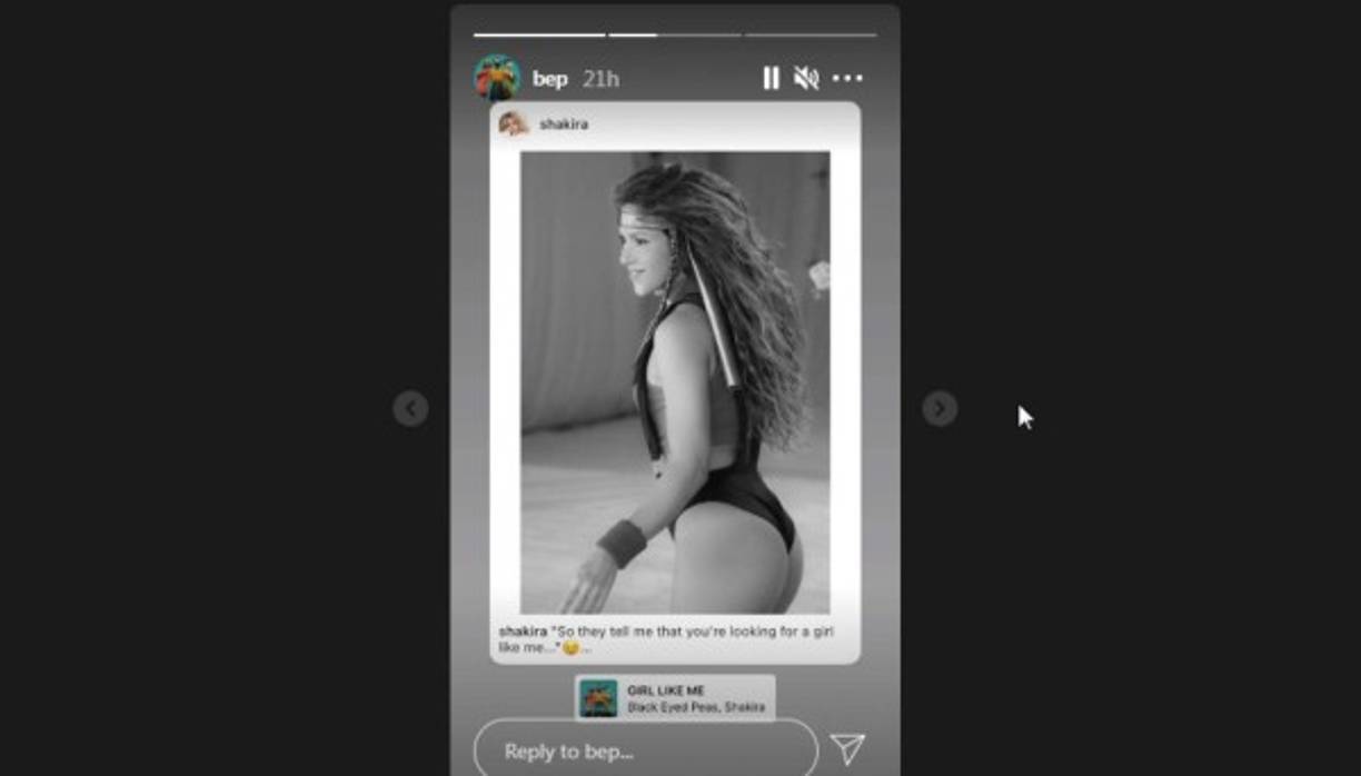 Como todo lo que toca Shakira da de que hablar, es tendencia su vestuario con el que aparecerá en el video. ¿Mujer maravilla?.