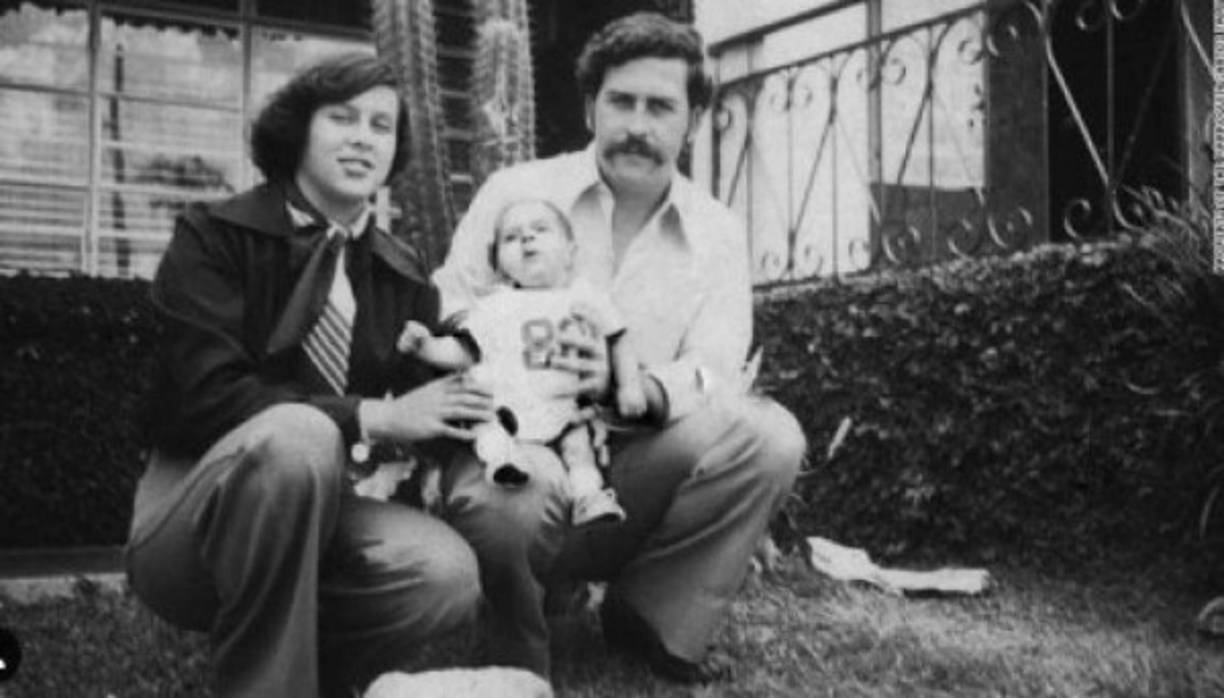 Pablo Escobar se casó cuando ella tenía quince años, en 1976.