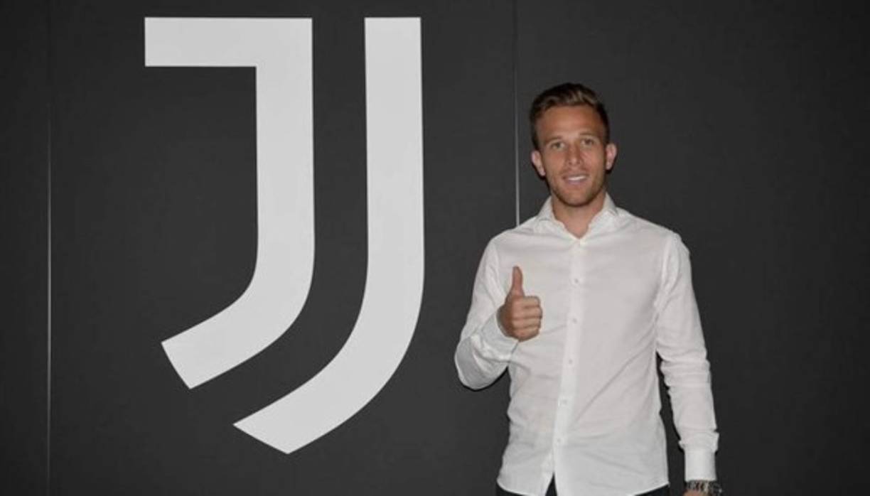 Arthur Melo: El centrocampista brasileño es uno de los primeros refuerzos confirmados de la Juve de cara a la próxima campaña. Su fichaje se dio en un trueque entre Barcelona y Juventus, al cuadro culé llega Pjanic.
