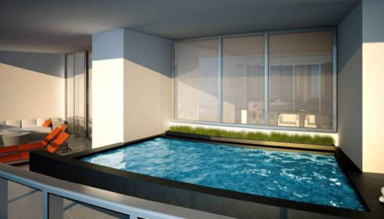 El equipo básico de todas las viviendas incluye una pisicna y una cocina exterior, extras de los que disfrutarán, también, algunos rostros conocidos como el rapero Birdman, el millonario mexicano Carlos Peralta y el cantante Anuel AA, quienes han adquirido también un apartamento en la propiedad.