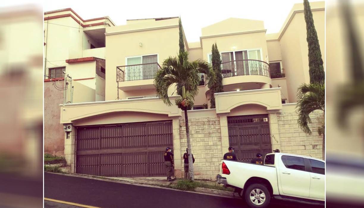 Adicionalmente, se ejecutarán cinco órdenes de captura contra ciudadanos por suponerlos responsables de la comisión del delito de lavado de activos.