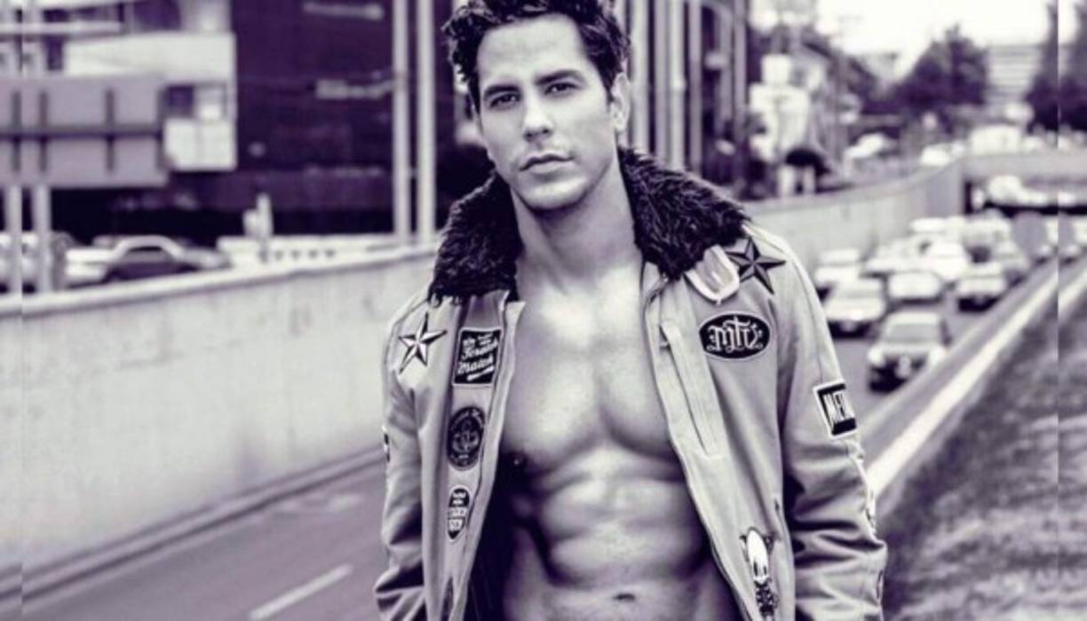 “Me convenció de quitarme el condón. Le pregunté si estaba ‘limpio’, si no tenía VIH o alguna ETS, pero se ofendió y me respondió que no había nada de qué preocuparme. Me ofreció 500 pesos extra por hacerlo así, y acepté”, explicó el joven a TV Notas.