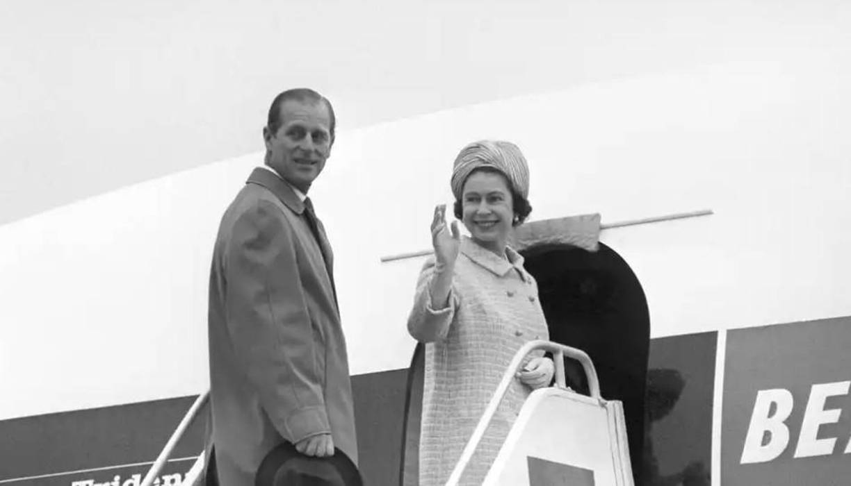 1954.- Primera gira por la Commonwealth como reina.