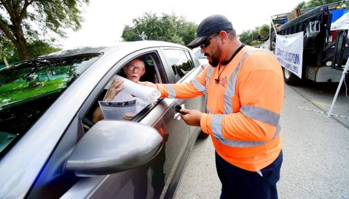El presidente estadounidense, Donald Trump, pidió a los floridanos preparase y seguir las instrucciones estatales y federales. 'Será un gran huracán, talvez uno de los más fuertes', escribió en Twitter.