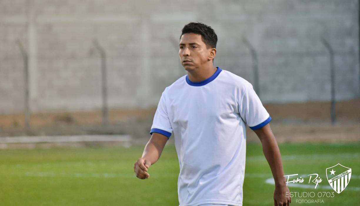 Luis Ernesto Guzmán: El defensor a sus 42 años de edad milita en el Estrella Roja de Danlí. En primera división fue campeón con Motagua.